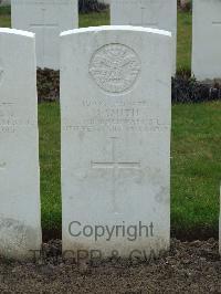 Wulverghem-Lindenhoek Road Military Cemetery - Smith, H